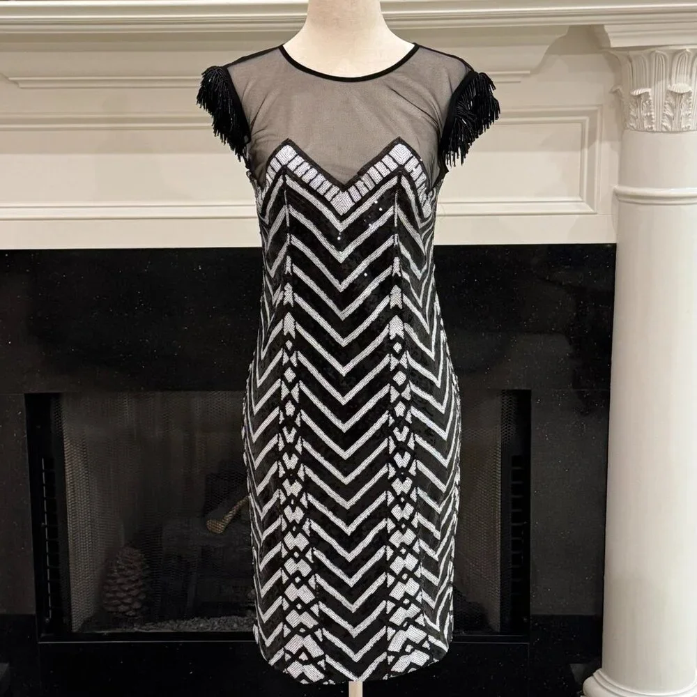 GUESS Black & Silver Sequin Fringe Sleeve Dress – Women’s Small